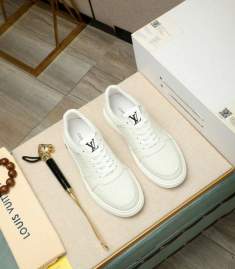 Picture of Louis Vuitton Shoes _SKULVsz38-44mnf051617118